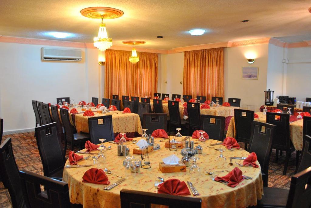 Candles Hotel Вади Муса Экстерьер фото